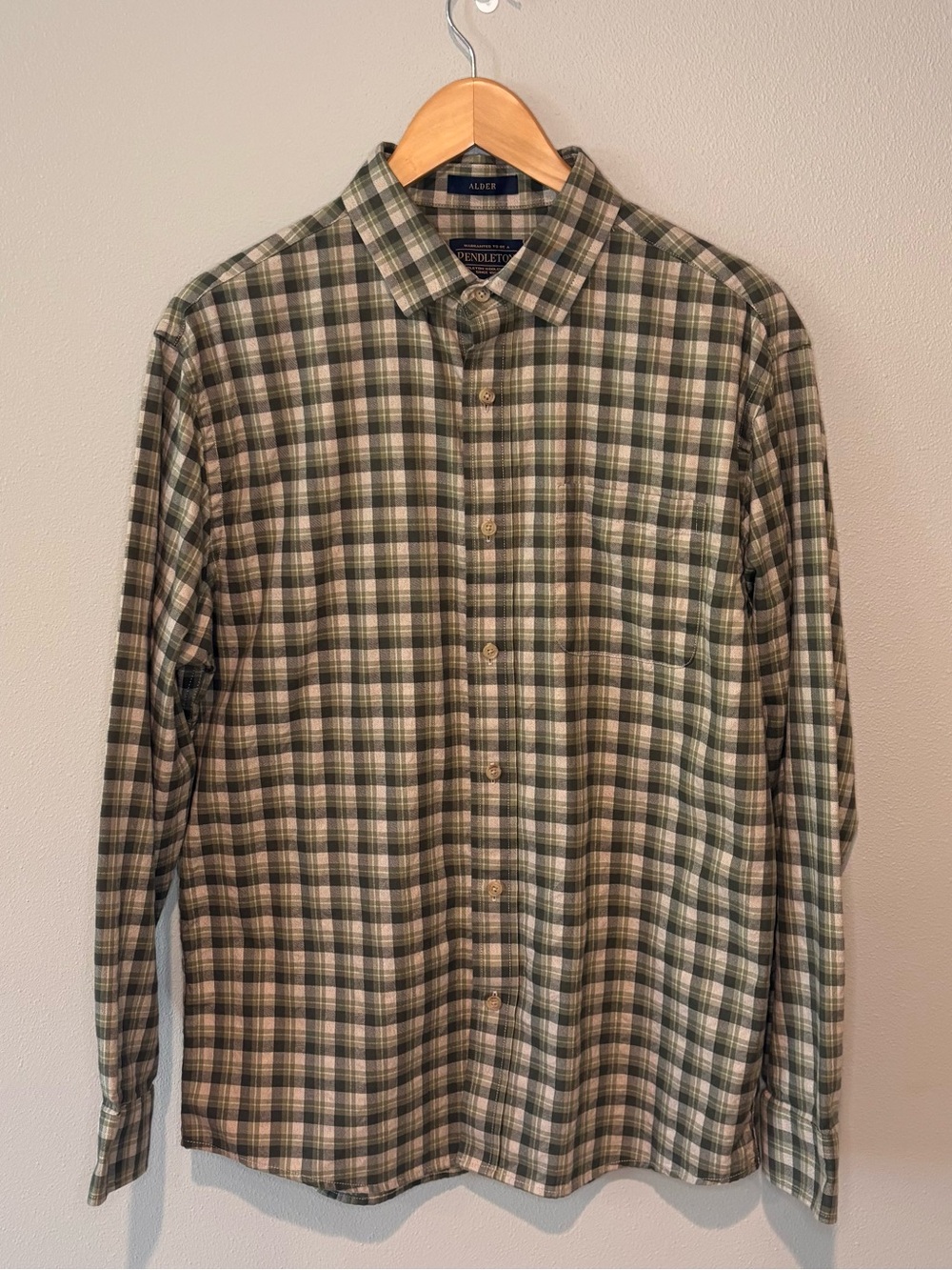PENDLETON Men's Green Plaid Button-Up Shirt Like New Medium